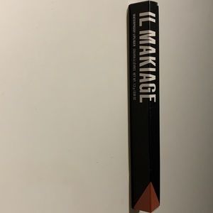 IL MAKIAGE waterproof lip liner